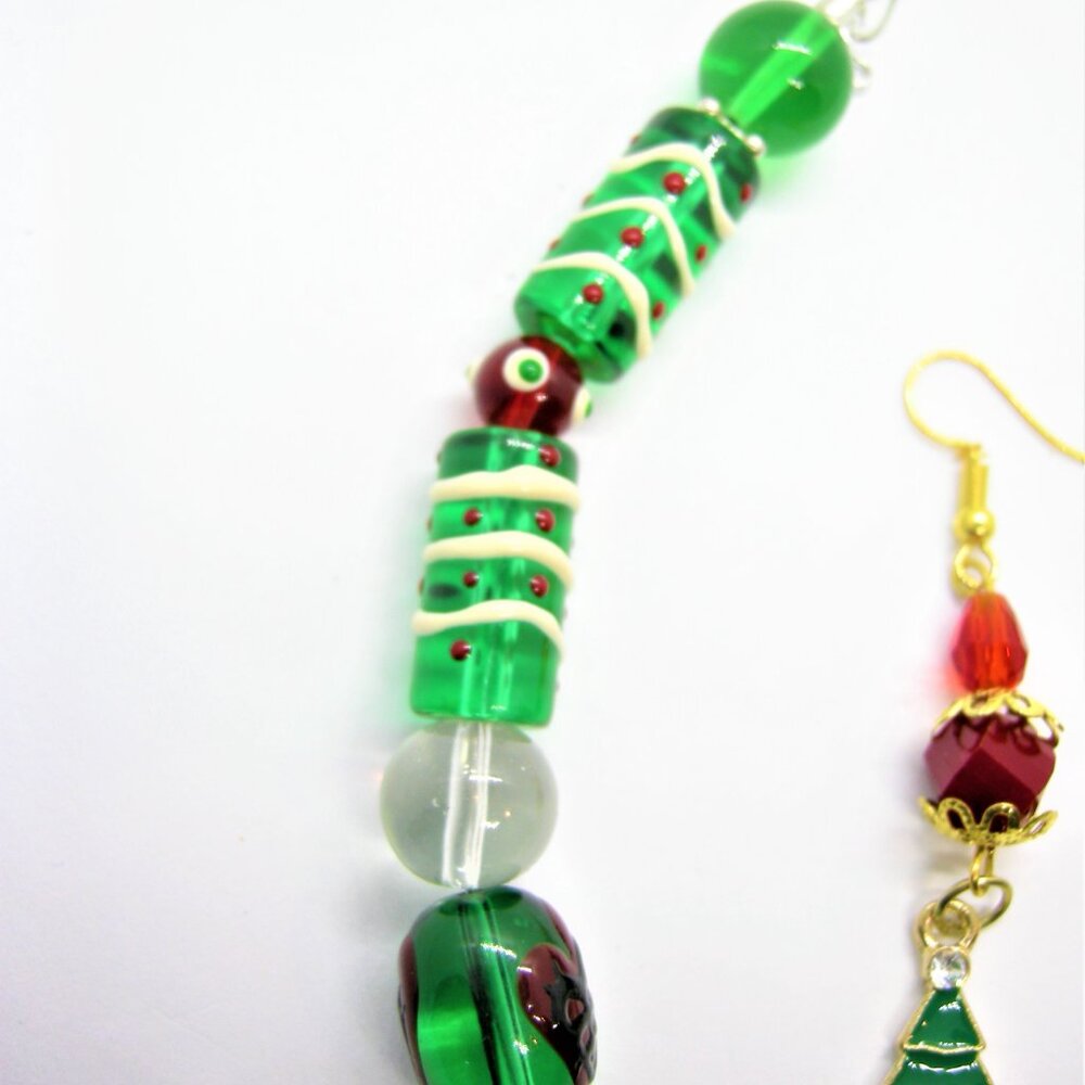 Santa Claus Pendant Necklace & Mismatched Earring Set - Picture 5 of 6